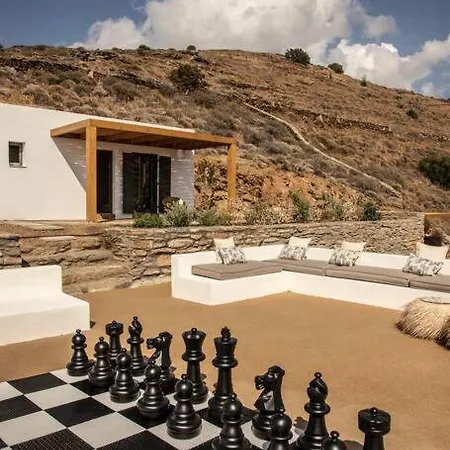 Villa Naos