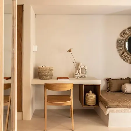Naos Villa *