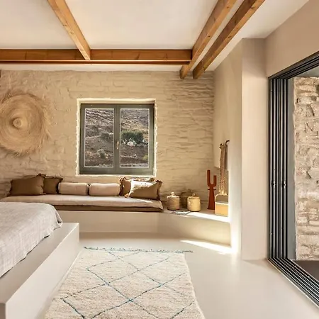 Villa Naos *